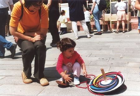 Fent ballar el Virolet gegant